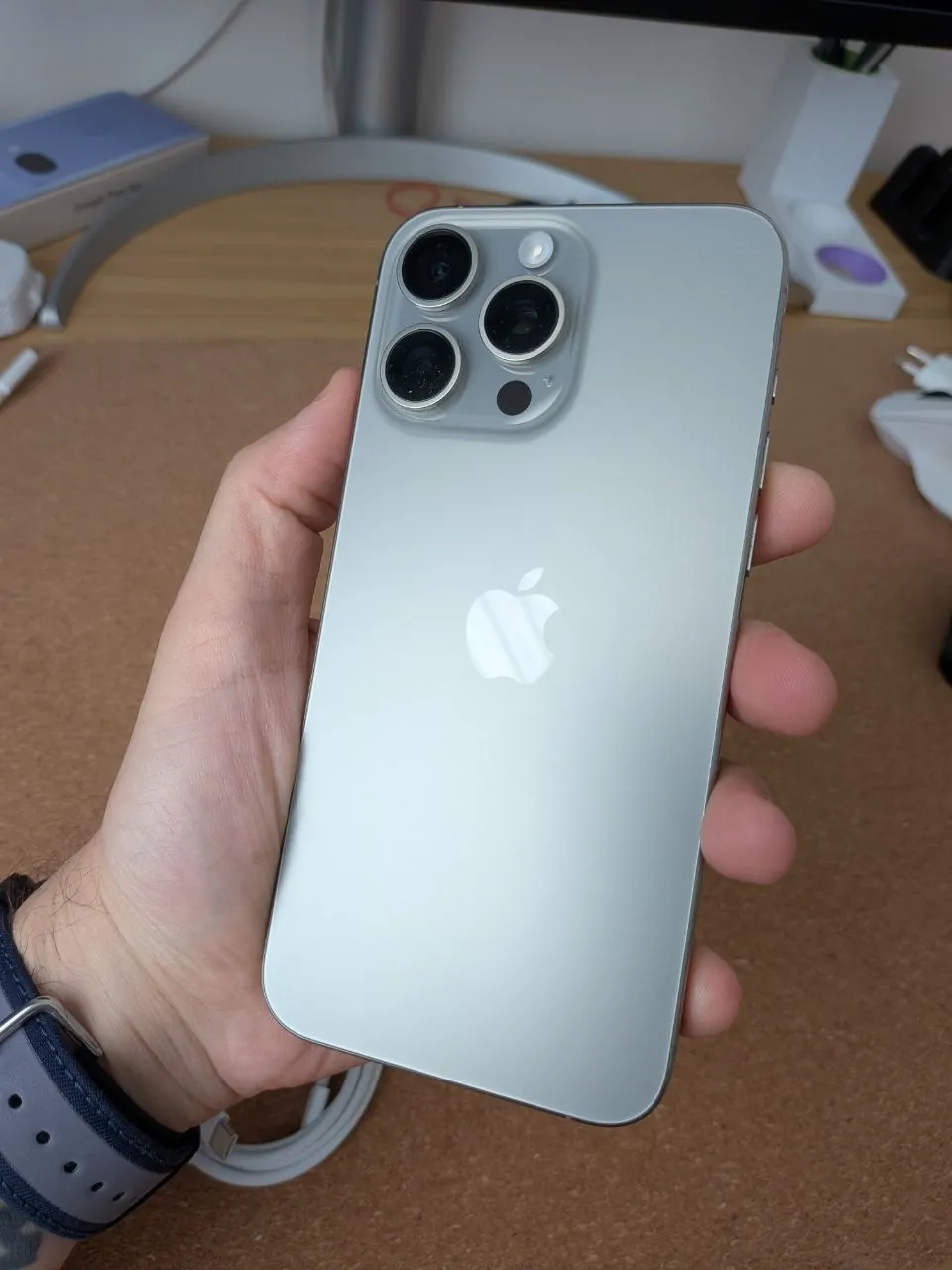 iPhone 15 Pro Max 256GB 2