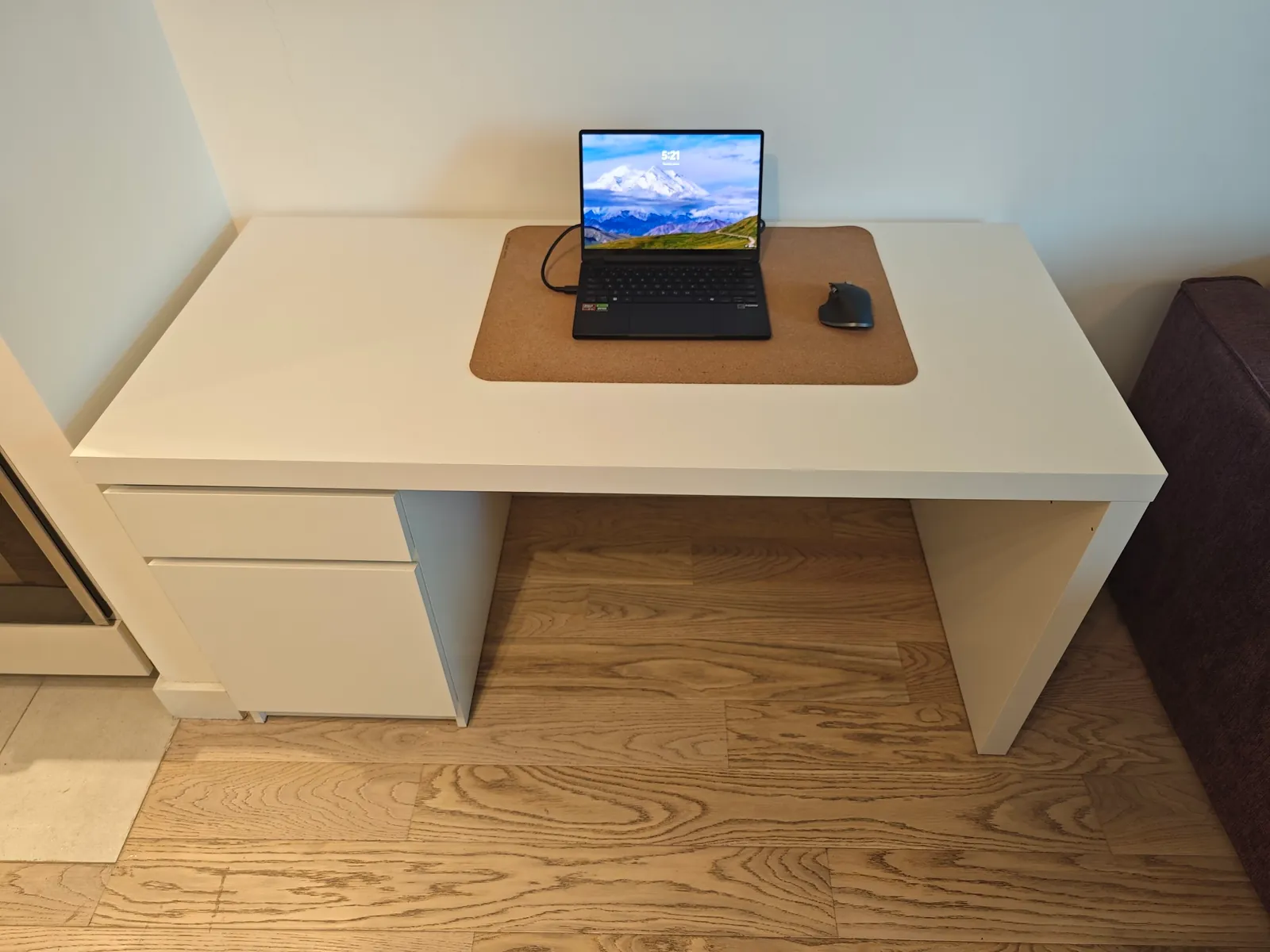 Рабочий стол IKEA MALM с тумбой 2