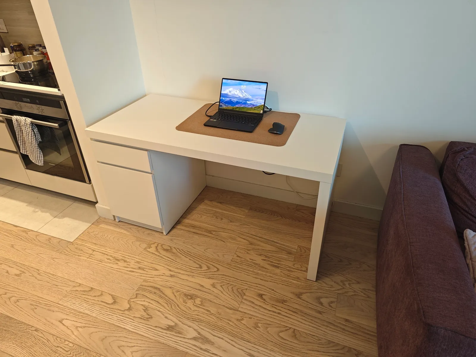 Рабочий стол IKEA MALM с тумбой 1