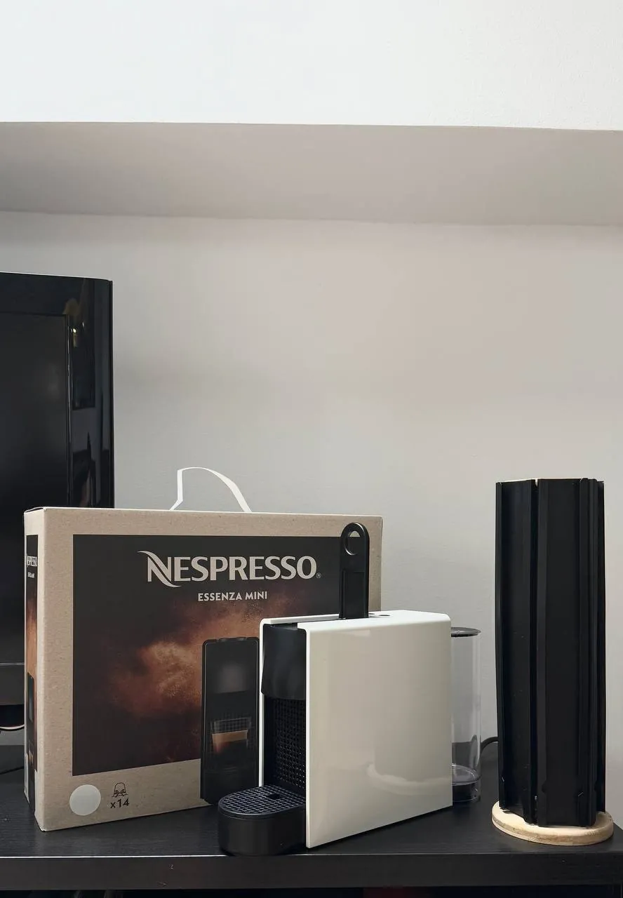 Кофемашина Nespresso Essenza Mini 1
