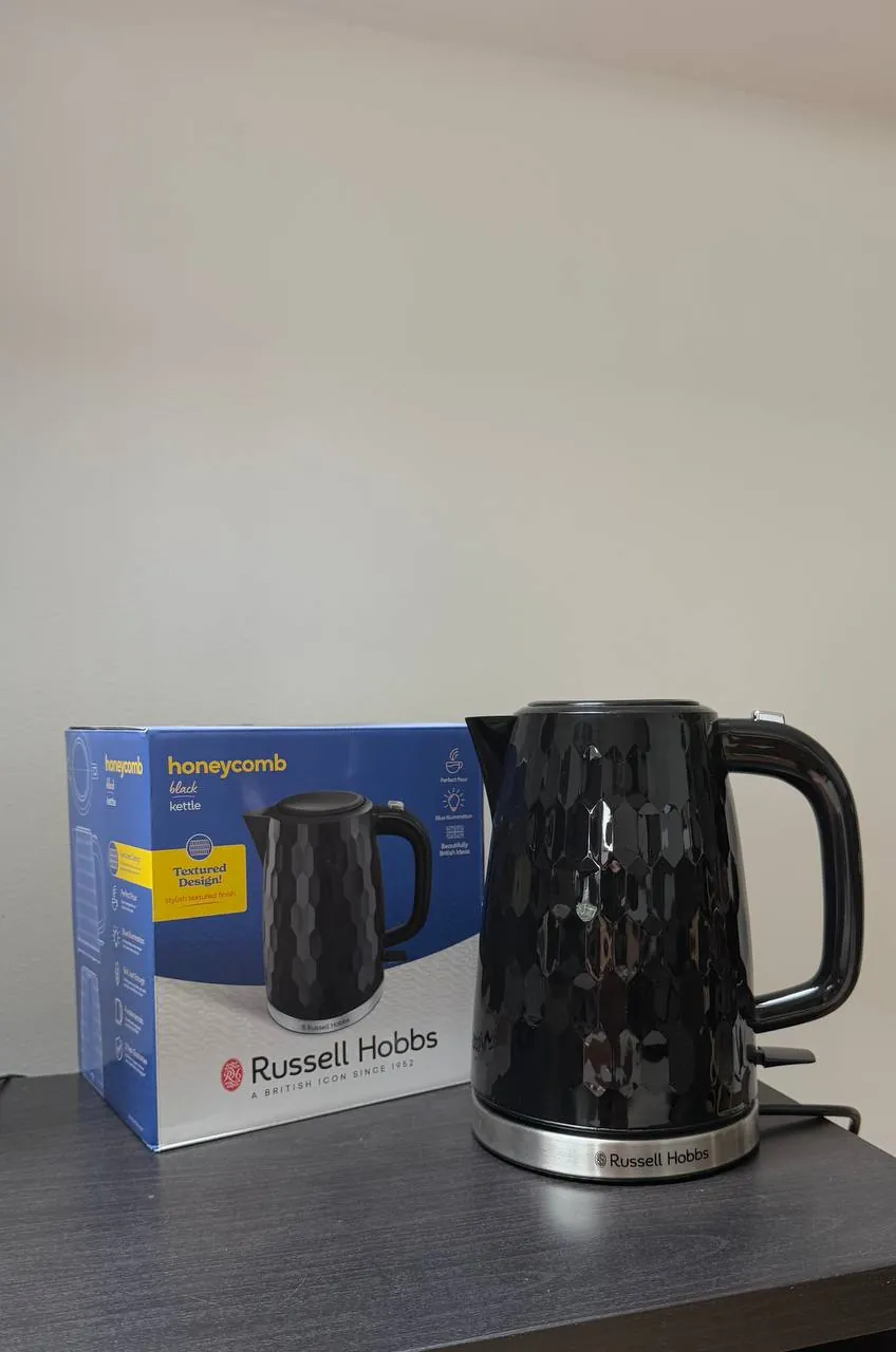 Электрочайник Russell Hobbs Honeycomb 2