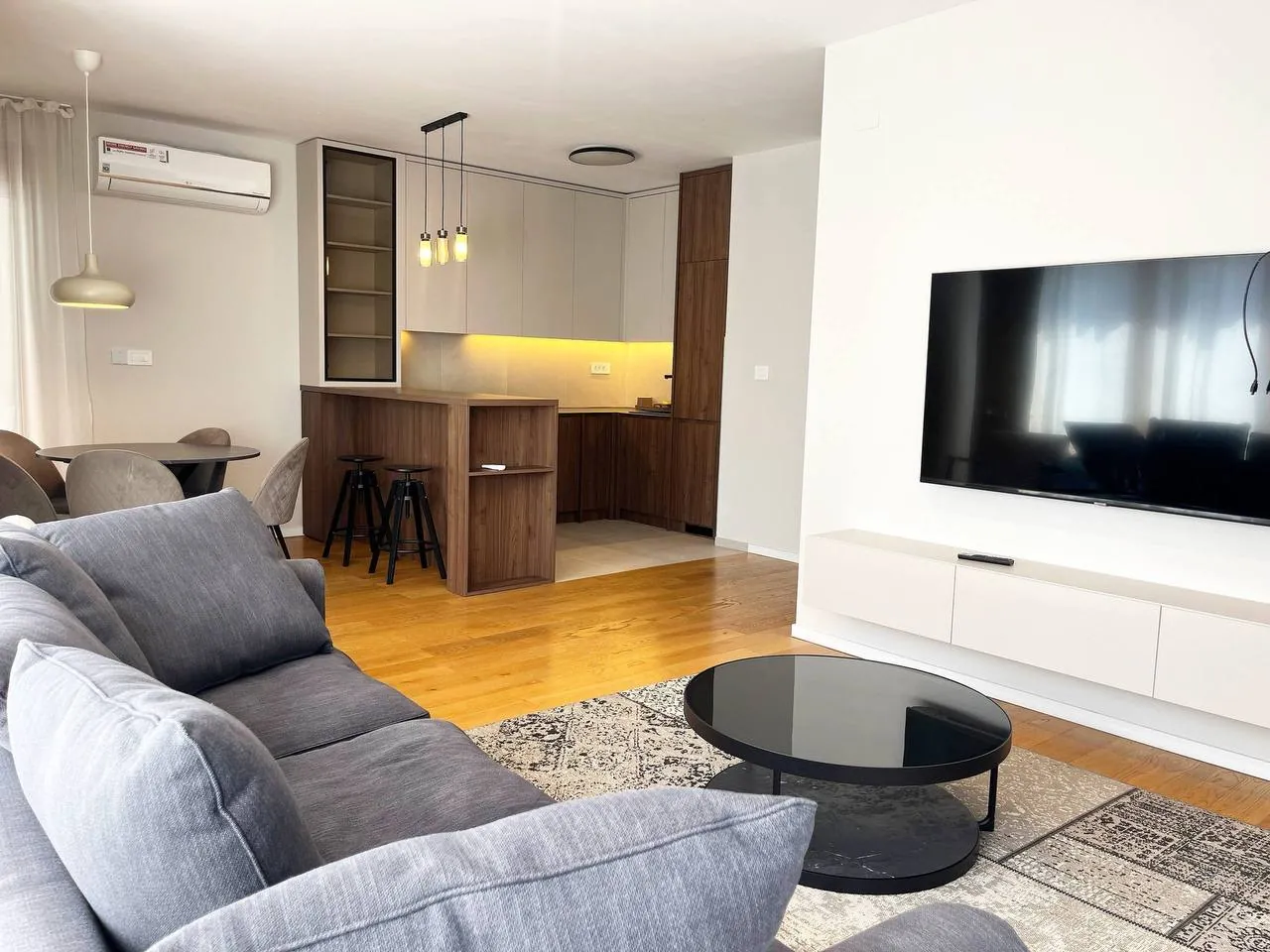 Аренда квартиры 87 м2 Звездара 9