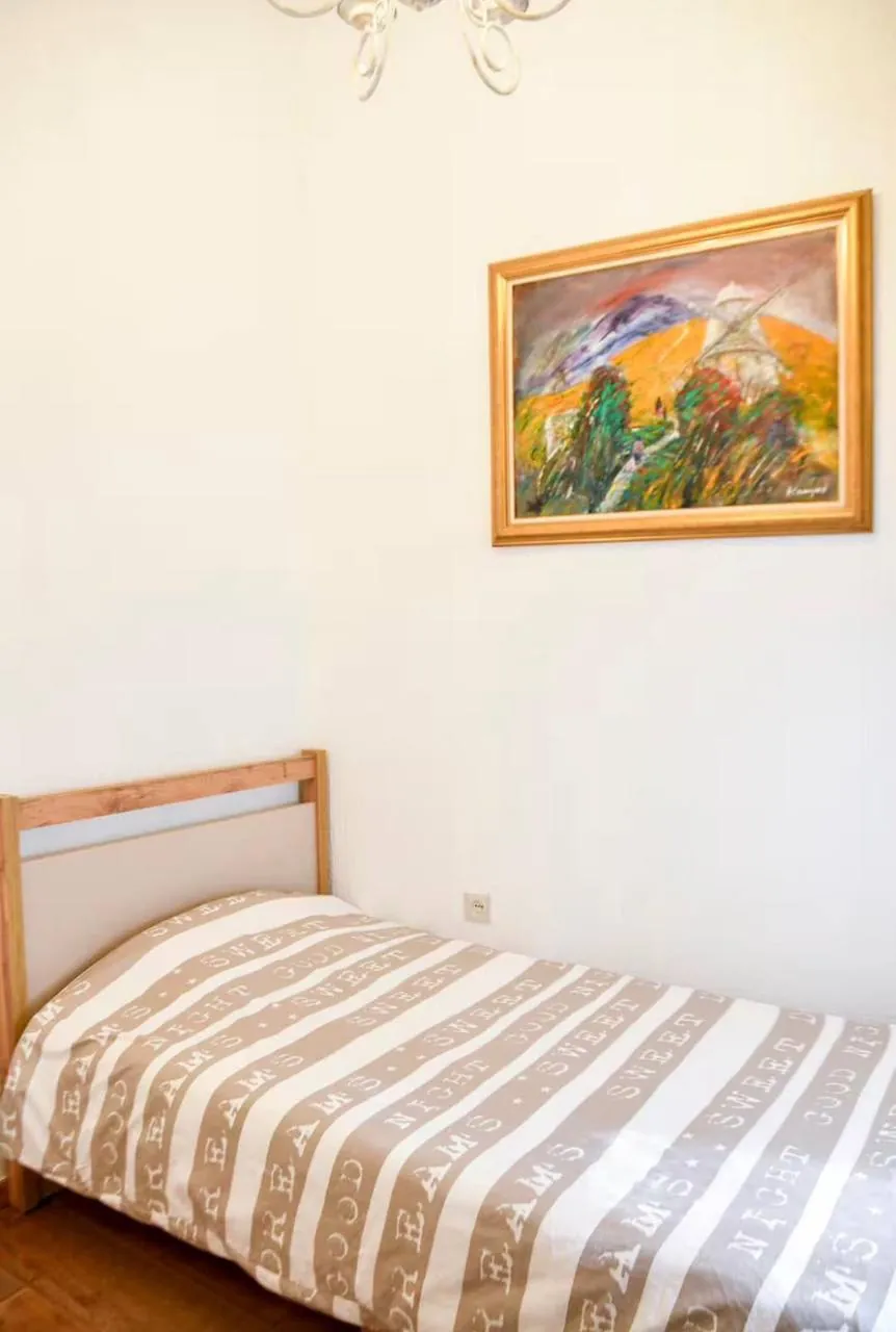 Трёхкомнатная квартира Врачар Krunska 75 м2 2