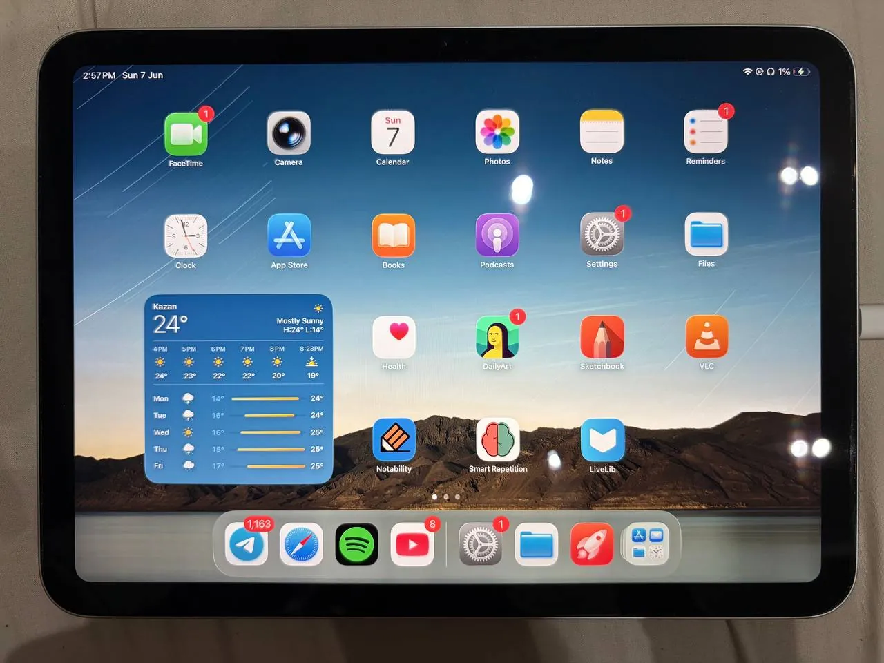 iPad 2025 A16 128 ГБ Wi-Fi 1
