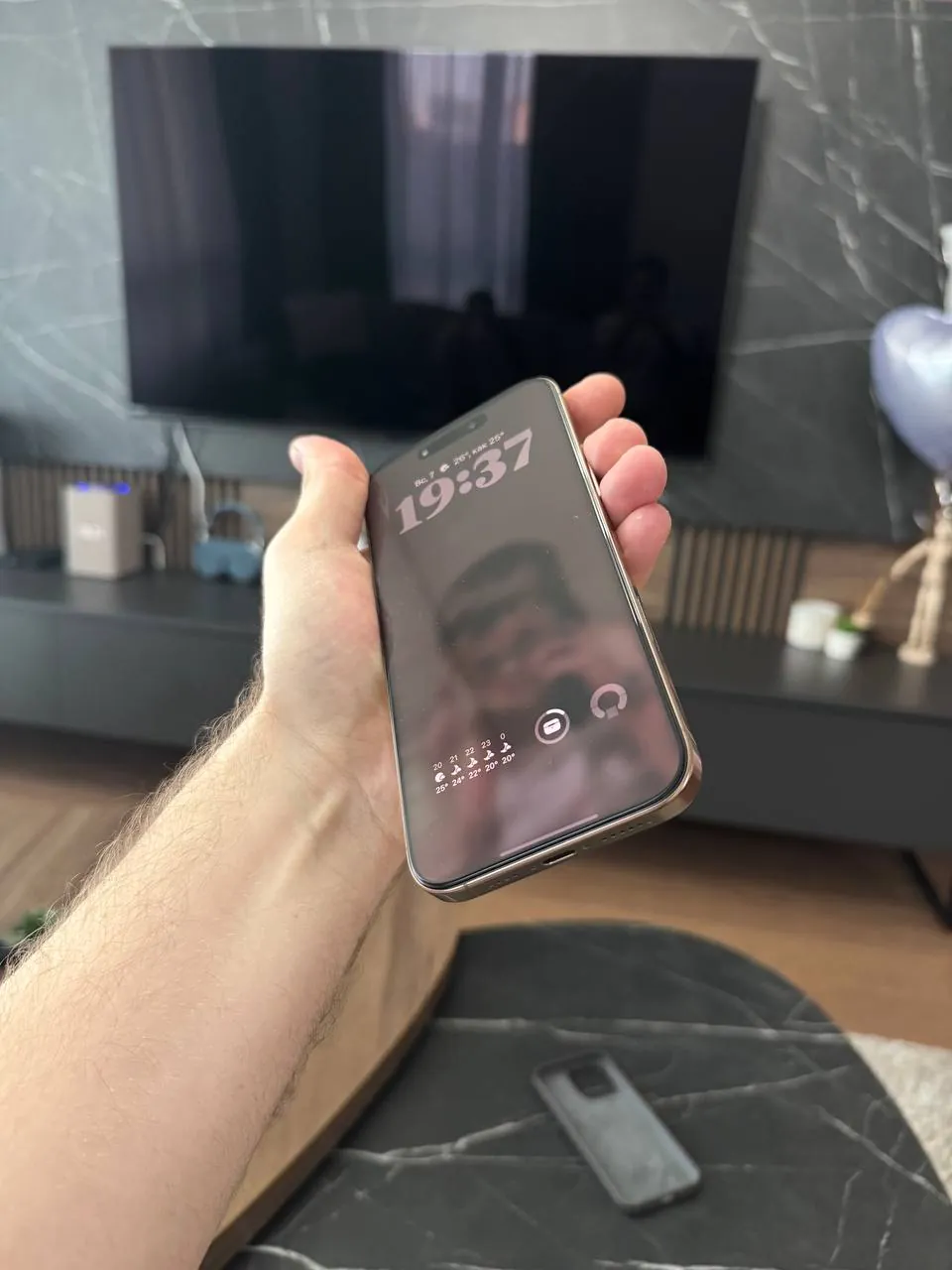 iPhone 16 Pro Max 1 ТБ Desert Titanium 2