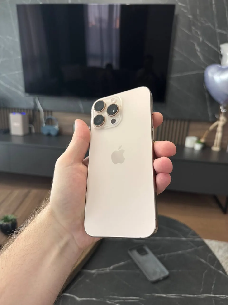 iPhone 16 Pro Max 1 ТБ Desert Titanium 1