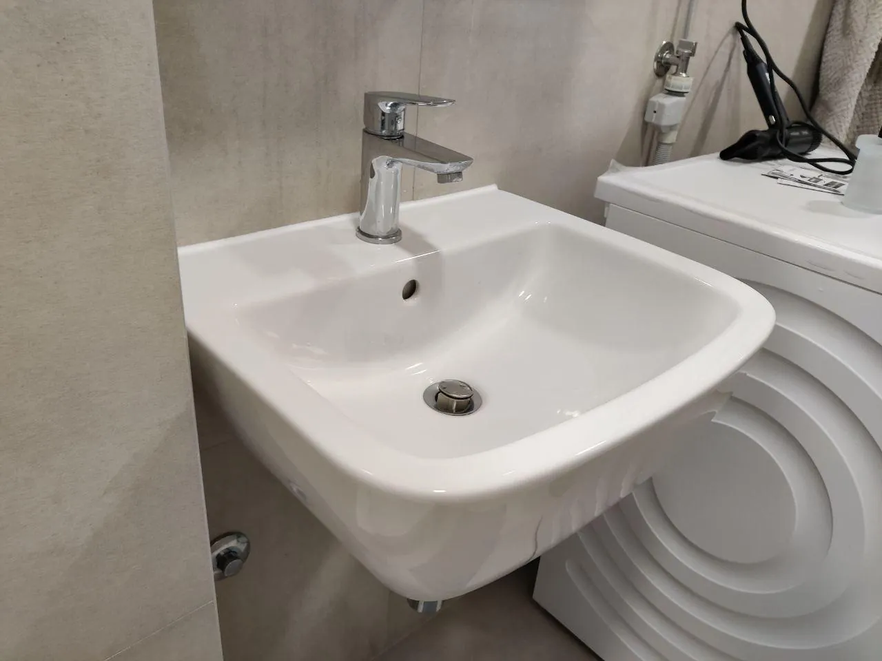 Раковина Ideal Standard со смесителем ENMON 2