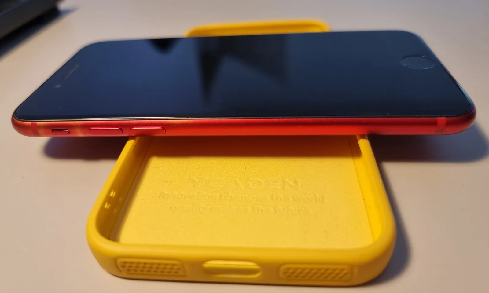 iPhone SE 2020 64GB 7