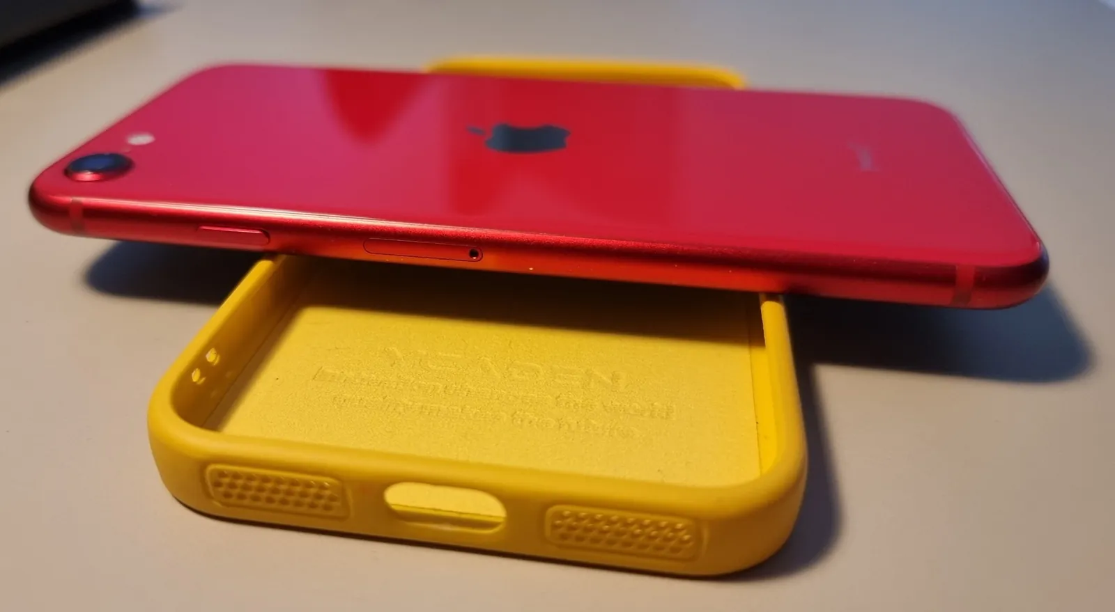 iPhone SE 2020 64GB 9