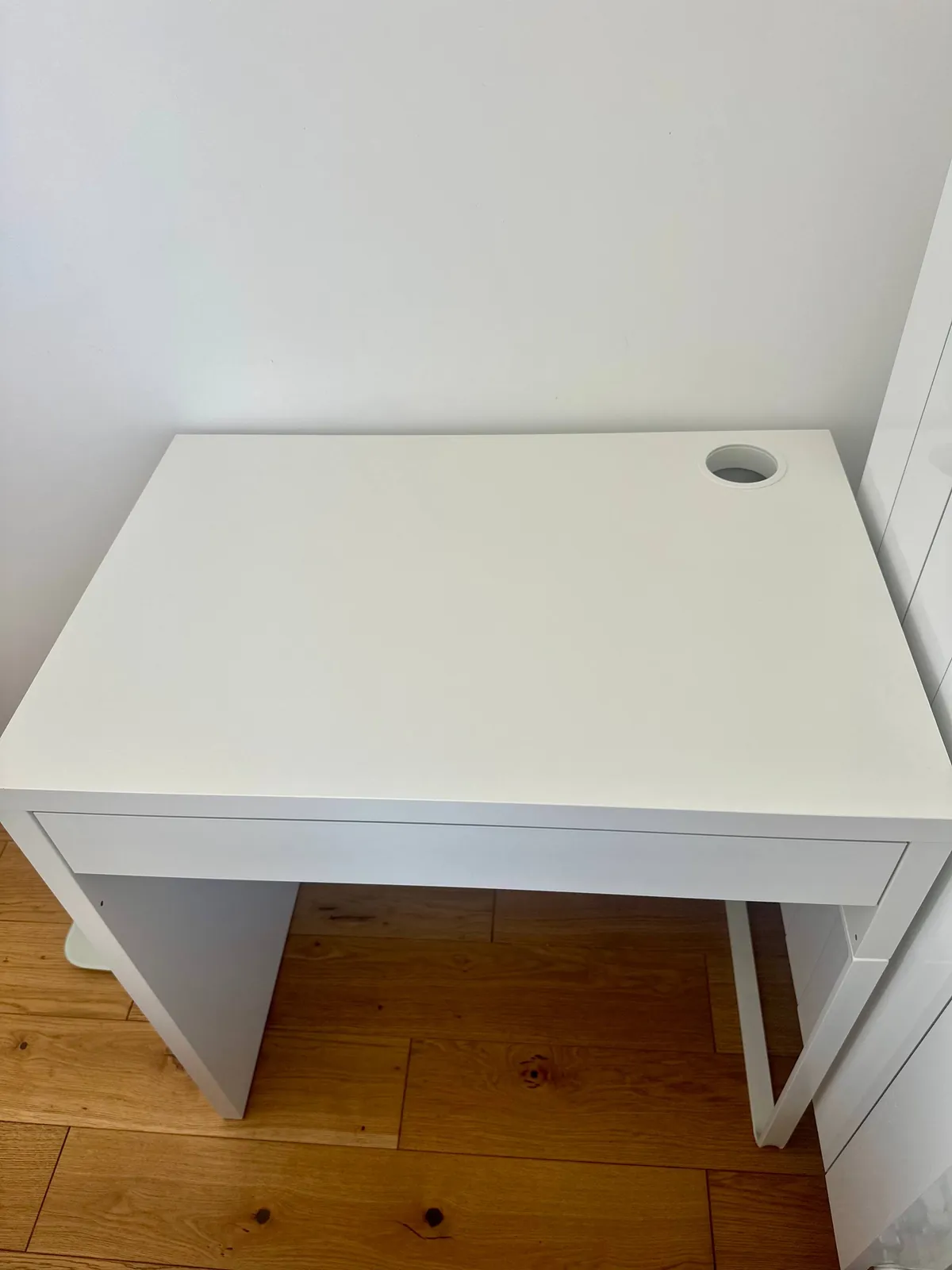 Письменный стол IKEA MICKE 73x50 новый 2