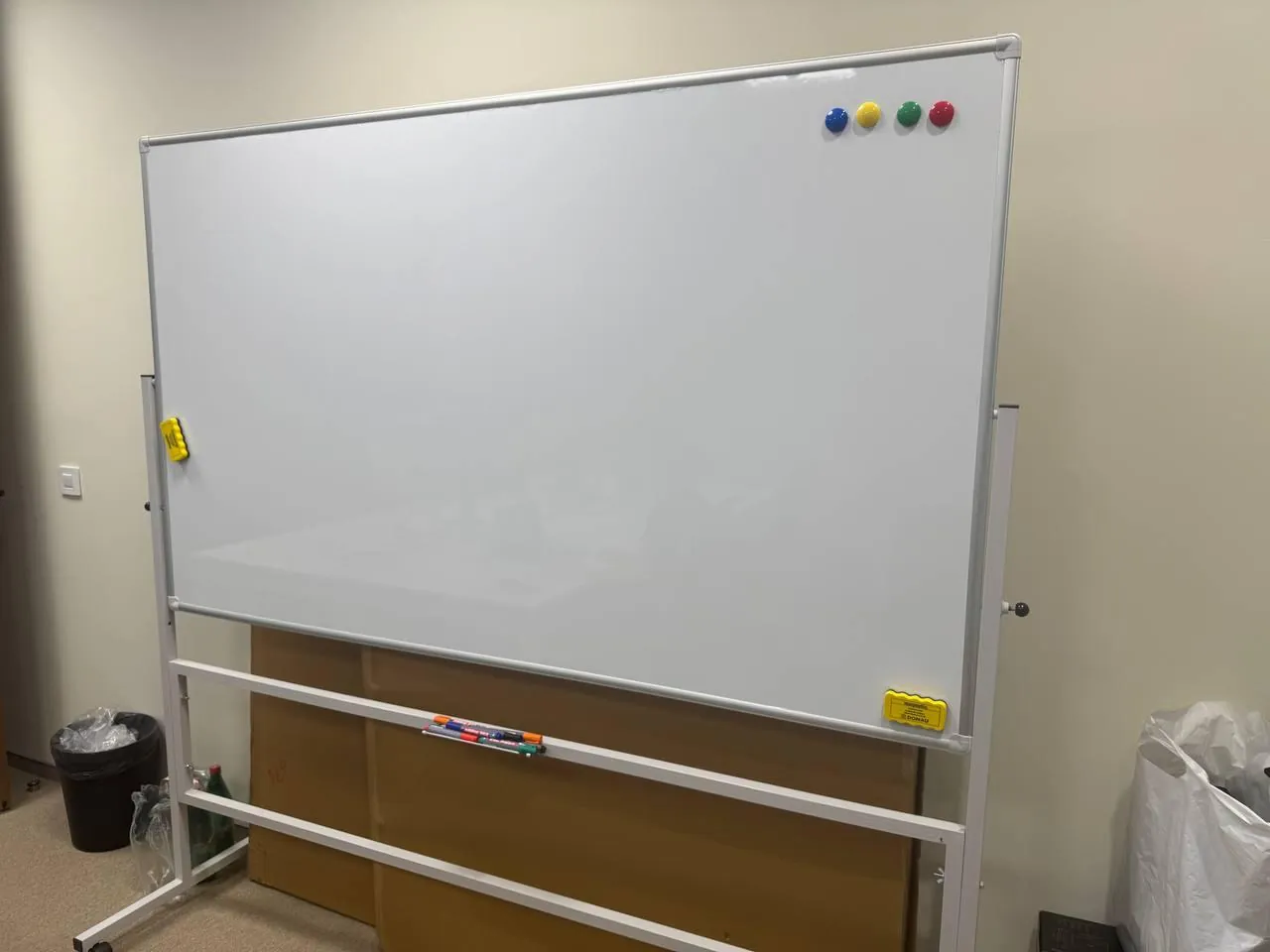 Магнитная доска 120x200 на стойке с колёсиками 1