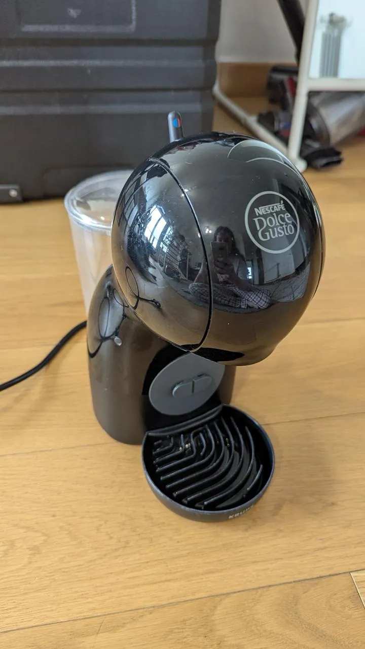 Капсульная кофеварка KRUPS Dolce Gusto Piccolo XS 1