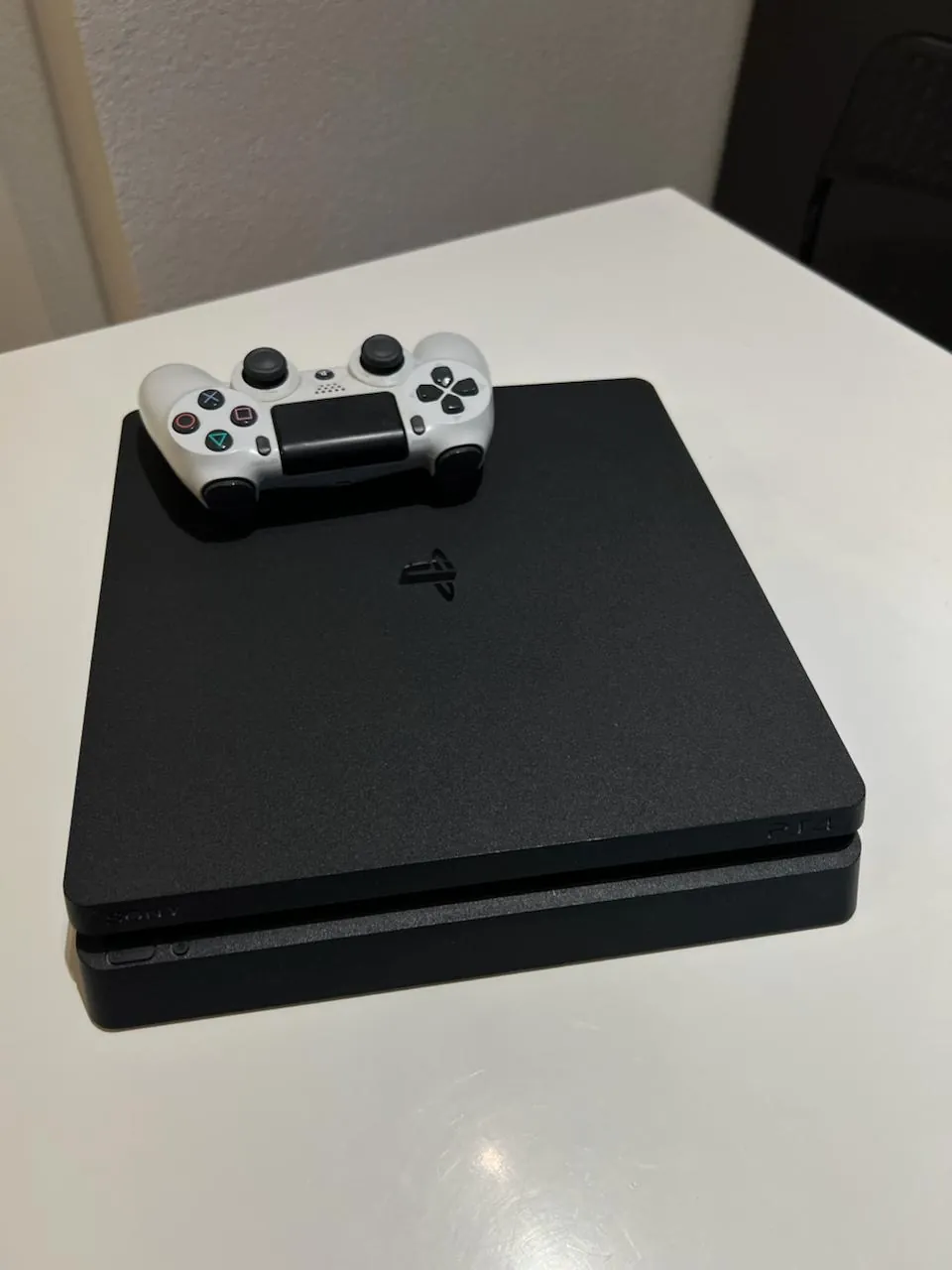 Sony PlayStation 4 Slim 1TB с играми 2