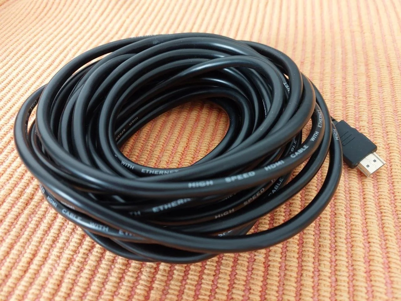 Кабель HDMI, бокс DJI и WiFi адаптер 4