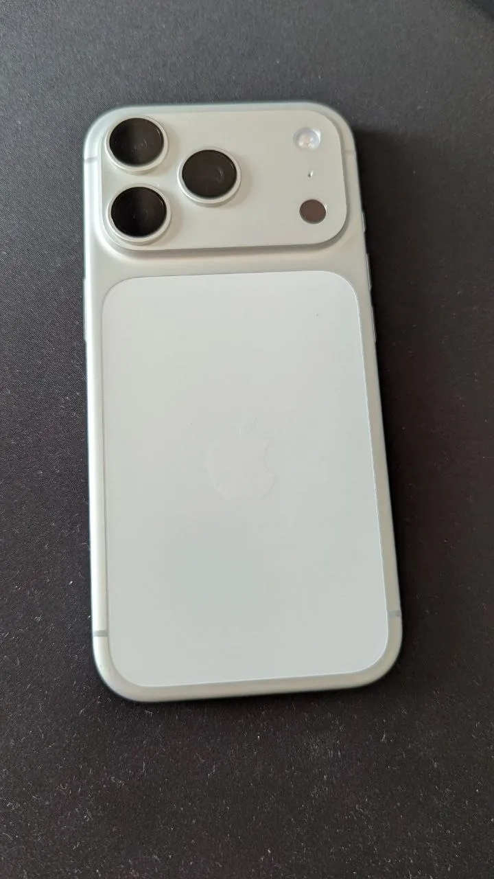 iPhone 17 Pro 256GB Silver 1