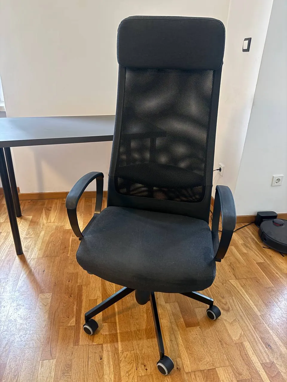 Стул IKEA Markus и стол 1