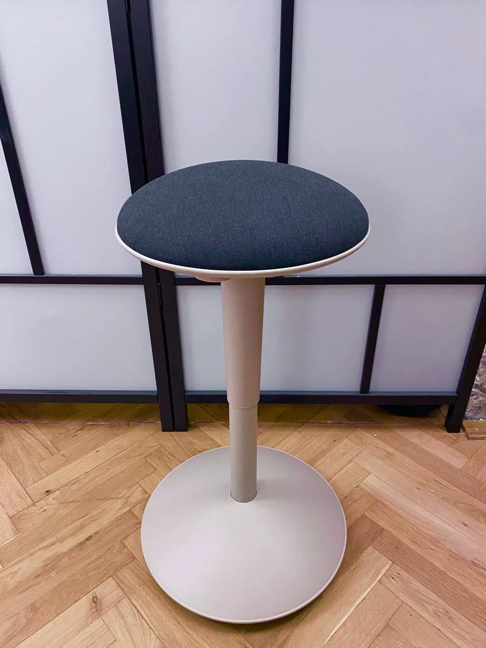 Стоячий стул IKEA NILSERIK 2