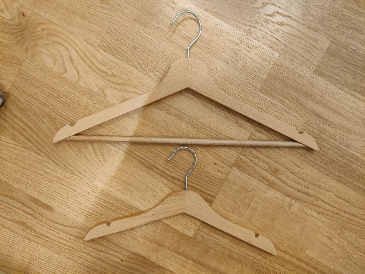 Деревянные вешалки IKEA BUMERANG и HANGA 1