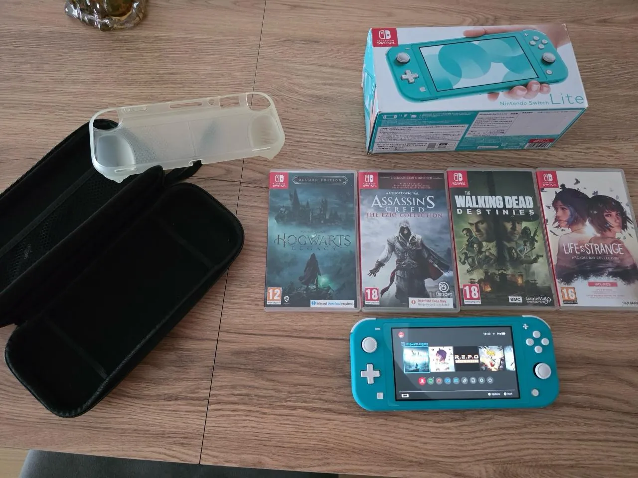 Nintendo Switch Lite с 10 играми 4