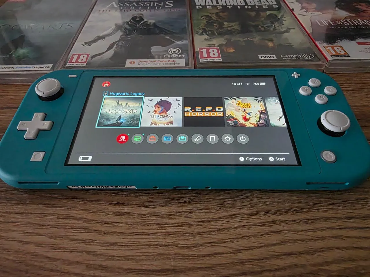 Nintendo Switch Lite с 10 играми 3