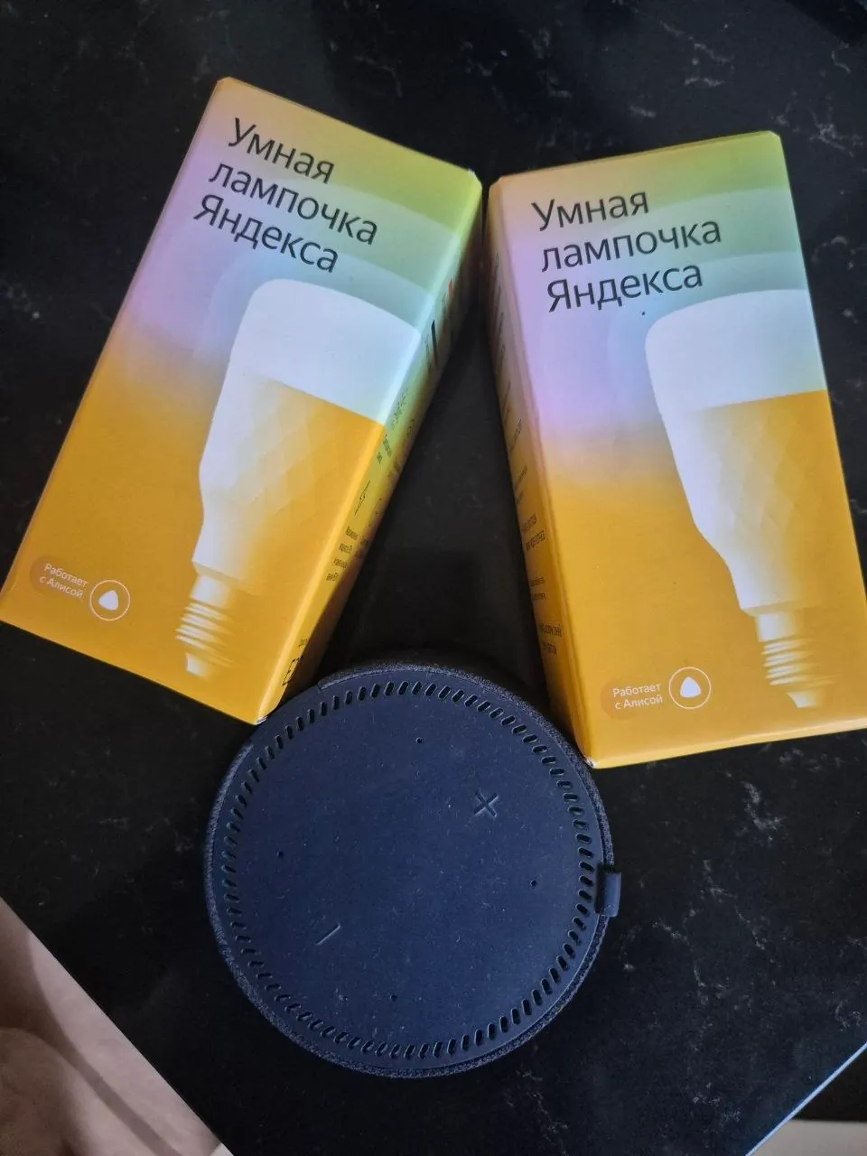 Яндекс Станция Алиса мини и умные лампочки 1