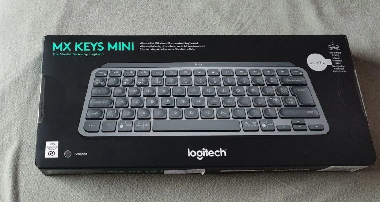 Клавиатуры Logitech и Apple Magic, мышь 3