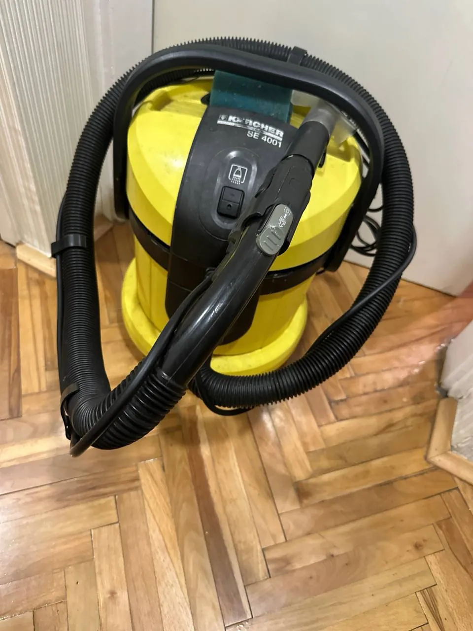 Моющий пылесос Kärcher SE 4001 1