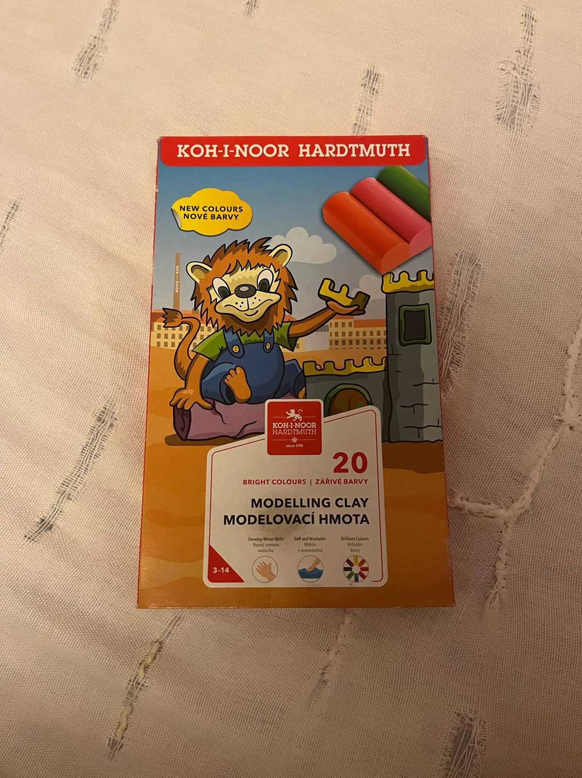 Разные товары канцелярия книга и кухня 1