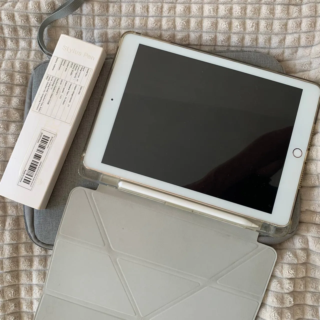 iPad A1954 на запчасти со стилусом 1