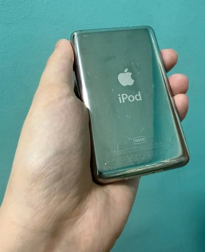 iPod Classic 160GB Late 2009 3