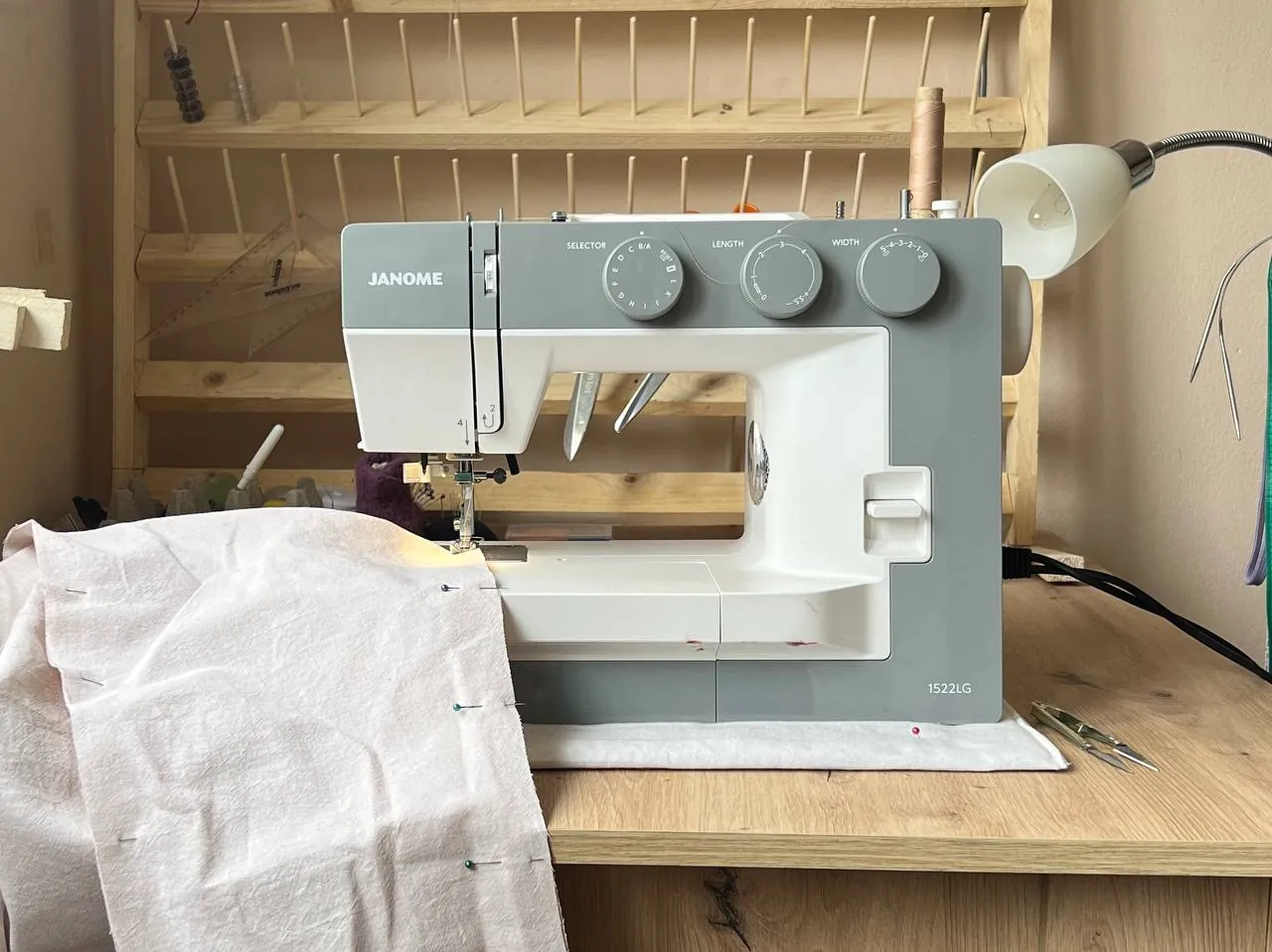 Швейная машина Janome 1522LG 1