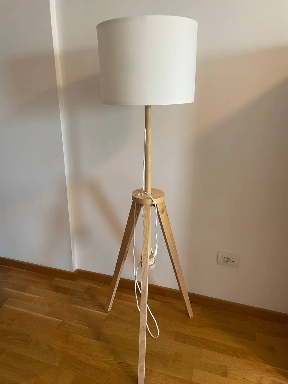 Напольная лампа IKEA LAUTERS 1