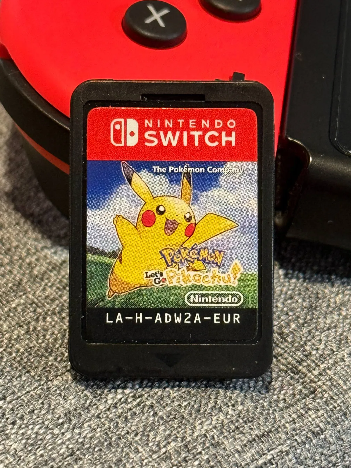 Pokemon Let's Go Pikachu для Nintendo Switch 1