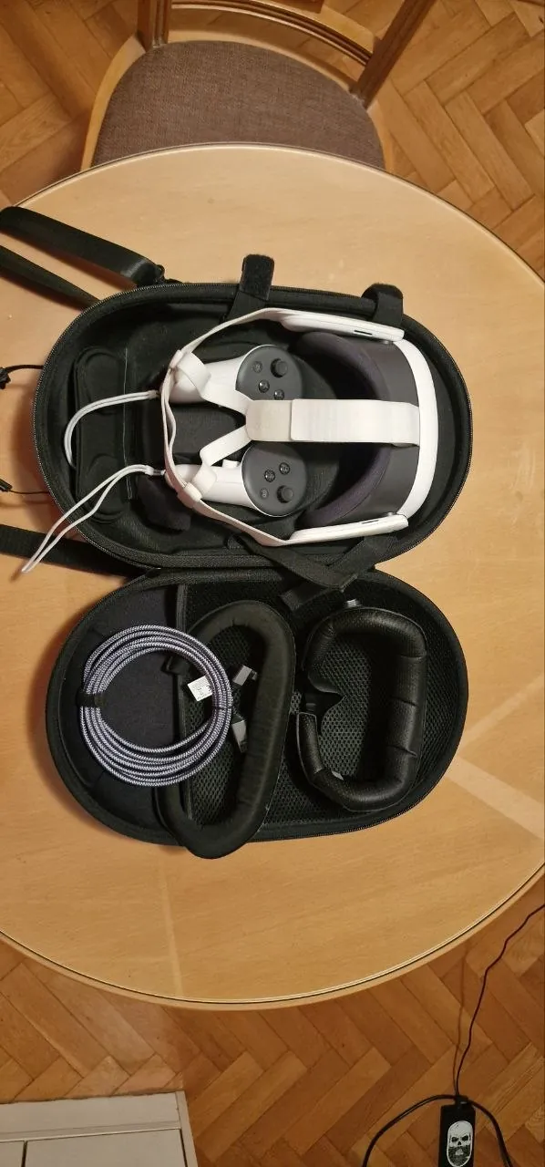 Шлем Meta Quest 3 128GB 1